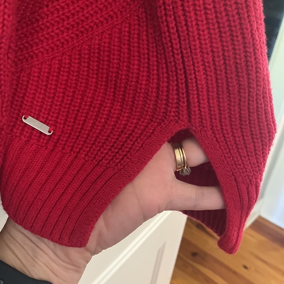 Holister size small red sweater - Picture 5 of 5